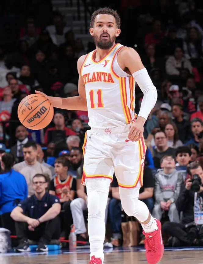 门将长传助攻惊艳全场（门将一记长传化作助攻，全场惊叹）