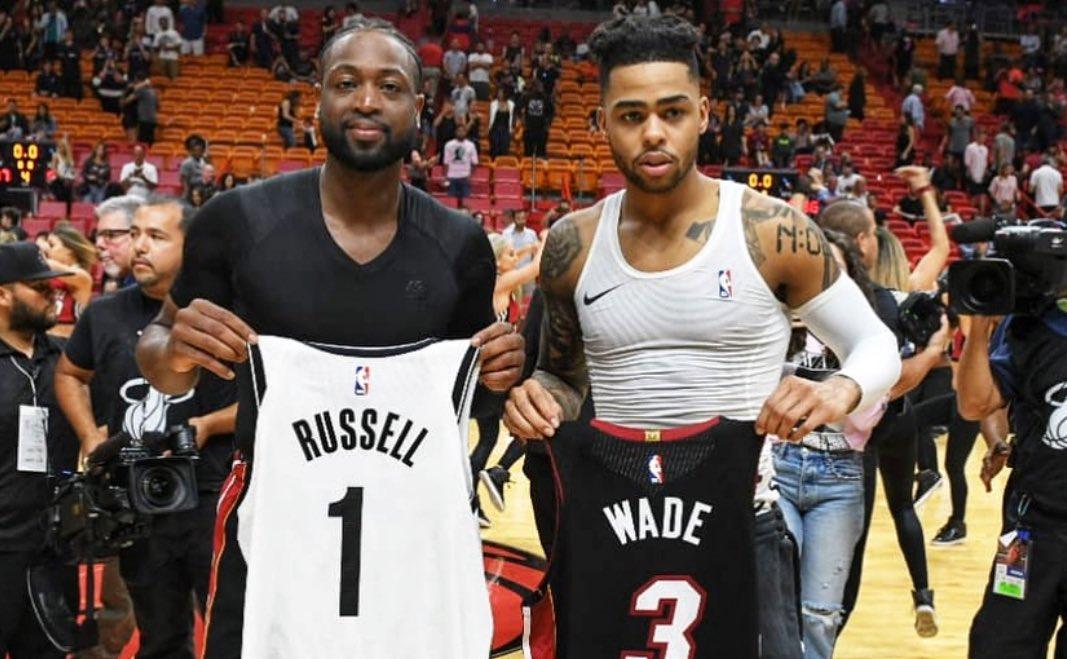 C罗挑战机器人守门员，射门频频被挡出，最后抓住漏洞进球（C罗与机器人门将过招，多次射门被化解，终寻破绽破门）