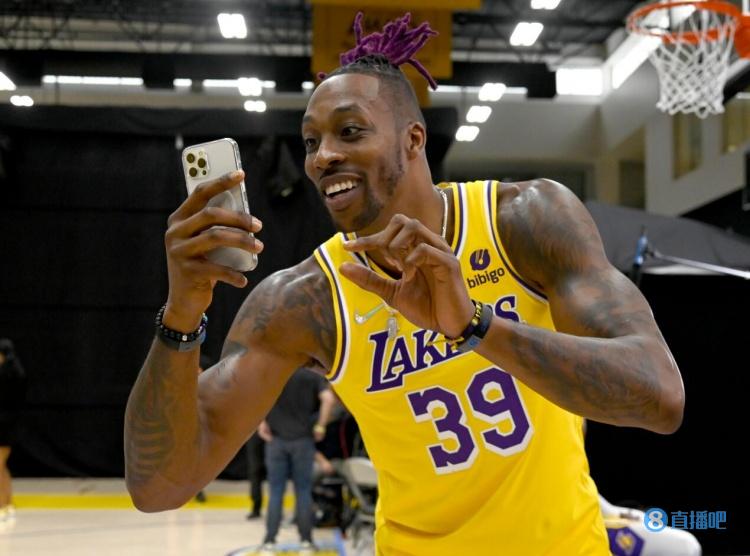 爱德华兹轰39分带队终结连败，统治末节独砍14分杀死比赛（爱德华兹砍下39分率队止连败，末节独取14分一锤定音）